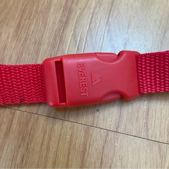 Everest Logo Mini Red Fanny Pack - Picture 7 of 10